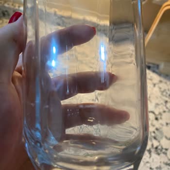 Kurulamayan Bulaşık Makinesi Metal Ve Cam Üzerinde Pas Ve Çizik Bırakıyor