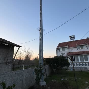 İzinsiz Dikilen Elektrik Direkleri Konutumu Ve Mülkiyet Hakkımı Tehlikeye Atıyor