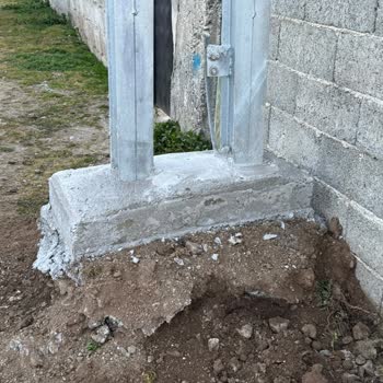 İzinsiz Dikilen Elektrik Direkleri Konutumu Ve Mülkiyet Hakkımı Tehlikeye Atıyor