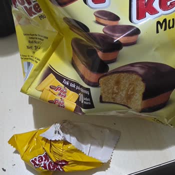 Açılmış Mini Kek Paketi Nedeniyle Hijyen Sorunu