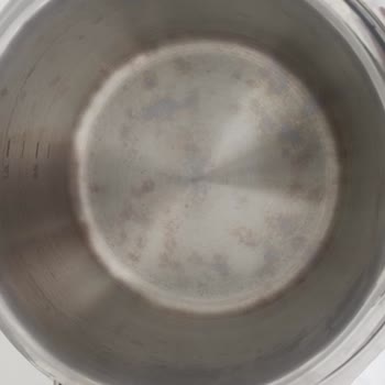 Korkmaz Tencere Setinin İki Kapağında Eğrilik