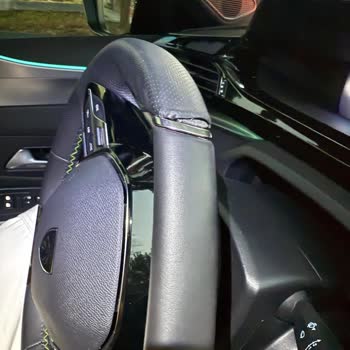 Direksiyon Dikişinin Açık Olması Ve Sağ Ön Sinyal Arızası İçin Acil Çözüm Talebi