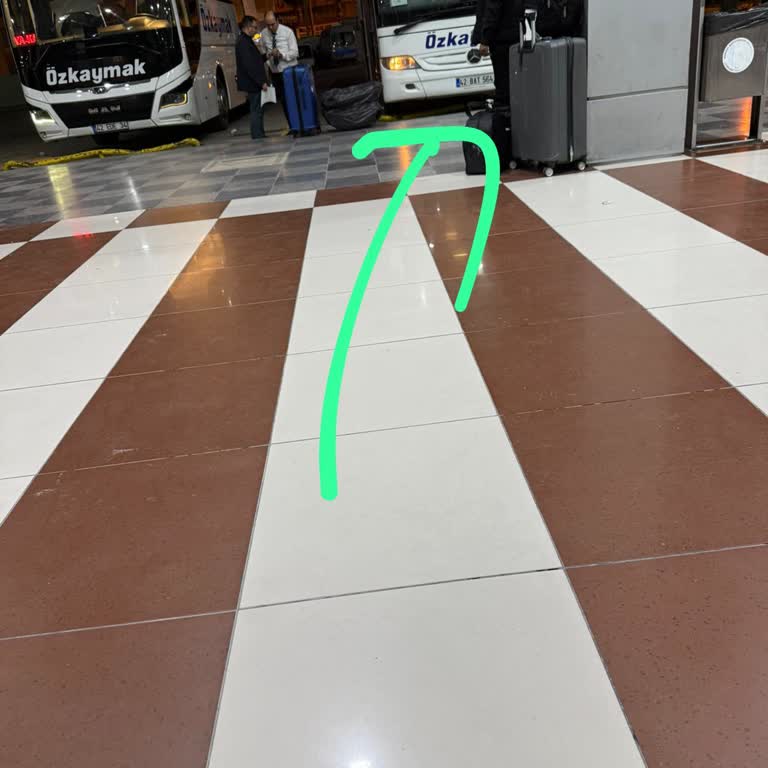 Şoför Kızkalesi Durağını İhmal Etti Bebekle Yol Kenarında Bıraktı