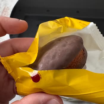 Eti Popkek Muzlu Çikolatalarında Görülen Beyaz Kabuklanma Üzerine Şikayet