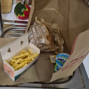 Usta Dönerci Şubesinden Eksik Ve Boş Sipariş Aldım