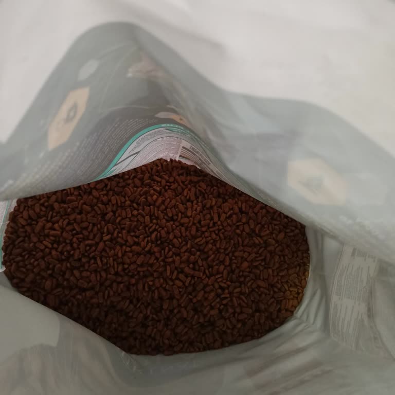 Petmerkezi'nden Şüpheli Sahte Kedi Maması Ve İade Talebi