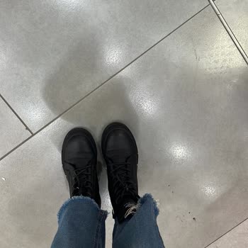 Ayak Yarası Açan Ve Ön Kısmı Kırılan Bot İçin Acil Değişim Talebi