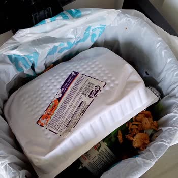 BİM Hastavuk Tavuk Dönerde Aşırı Koku Ve Sağlık Endişesi