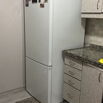 Bosch Buzdolabımda Üretim Hatası Boya Dökülmesi Ve Su Sızdırması Ücretsiz Onarım Talebi