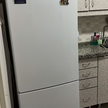 Bosch Buzdolabımda Üretim Hatası Boya Dökülmesi Ve Su Sızdırması Ücretsiz Onarım Talebi