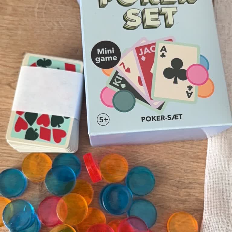 Çocuk Sürpriz Paketi İçinde Poker Kartı Olması Aileleri Şaşırttı