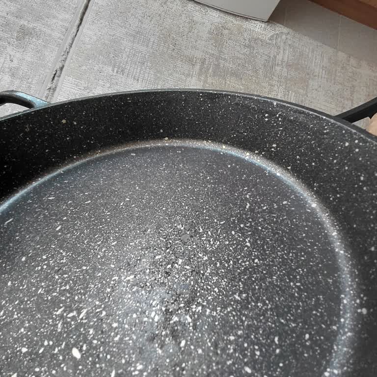 Taç Viva Döküm Sahan Seti Kısa Sürede Deformasyon Ve Soyulma Yaşadı