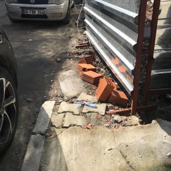 Türk Telekom’un Kopan Kabloları Geri Çekmemesi 8 Daireyi Uzun Süre İnternetsiz Bıraktı