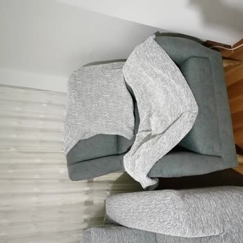 Yanlış Renk Ürün Ve Eksik Kırlent, Tam Ücret Alınması Ve İletişimsizlik