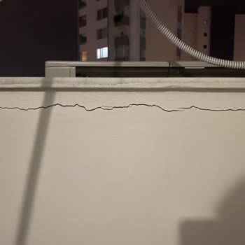 Klimanın Montajı Sırasında Duvar Çatladı, Yetkili Servisten Yanıt Gelmedi Ve Acil Tamir Talebi