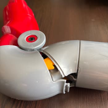 Garanti Kapsamındaki Dyson V12 Adaptörümde Kilit Arızası Ve Ücretsiz Değişim Talebi