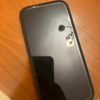 Benks Cam Ekran Koruyucu Kenarlardan Çözülüyor, İade Talebi