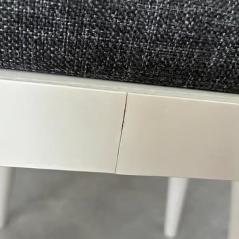 Uvi Collection’dan Aldığım Masada Aşırı Deformasyon Ve Telefon Desteği Yok