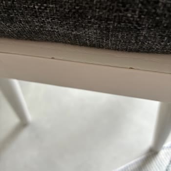 Uvi Collection’dan Aldığım Masada Aşırı Deformasyon Ve Telefon Desteği Yok