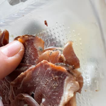 Ahmet İpek Pastırması Süre Dolmadan Bozuldu Ve Ücret İadesi İstendi