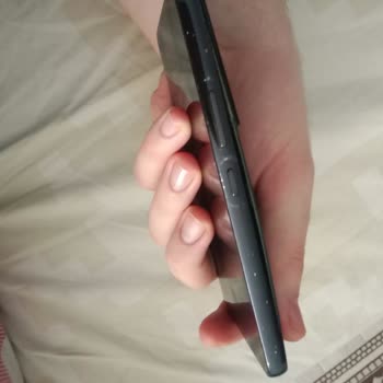 Samsung Galaxy S22'de Batarya Şişmesi Ve Güvenlik Riski Üzerine Ücretsiz Onarım Talebi