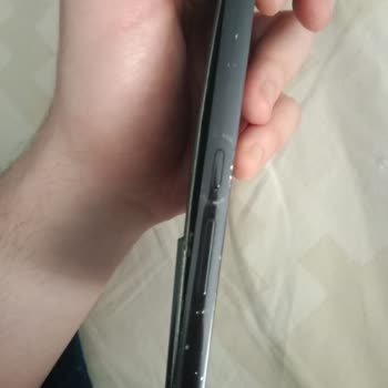 Samsung Galaxy S22'de Batarya Şişmesi Ve Güvenlik Riski Üzerine Ücretsiz Onarım Talebi