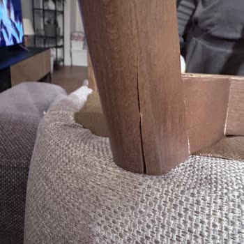 Netha Model Sandalyelerde Tasarım Hatası Nedeniyle Kırılan Ayaklar Ücretsiz Onarım Talebi