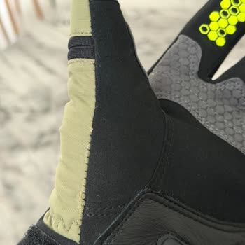 Bodrum Honda Kıvrak'tan Aldığım Scoyco Eldivenlerde Tekrarlanan Dikiş Atma Ve Sorumluluk Reddi