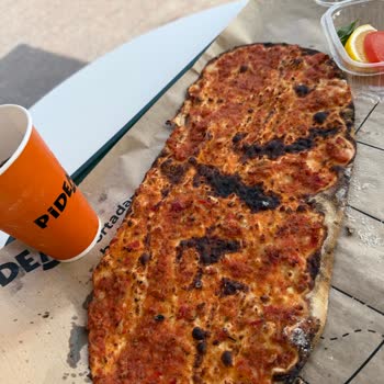 Lahmacun Aldım, Yanmış Hamur, Hijyen Sorunu Ve İade Talebi