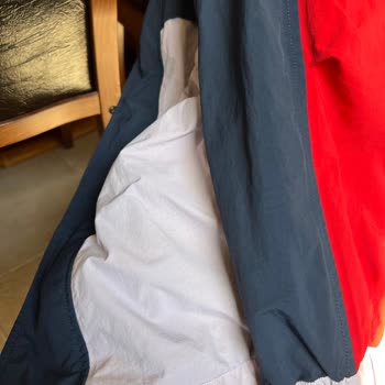 Tommy Hilfiger Montun Ciddi Şekilde Boya Vermesi