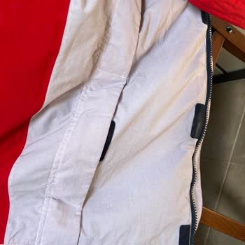 Tommy Hilfiger Montun Ciddi Şekilde Boya Vermesi