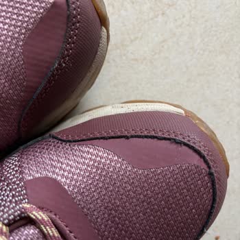 Kısa Sürede Deforme Olan Skechers Ayakkabıda Değişim Ve İade Talebi