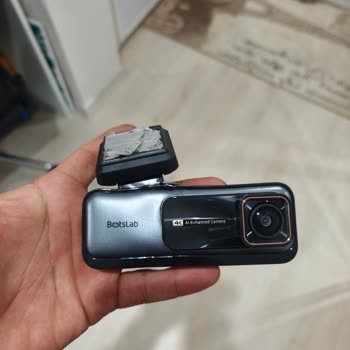 Araç Kamerası Güneşte Eridi, Garanti Reddiyle Karşılaştı