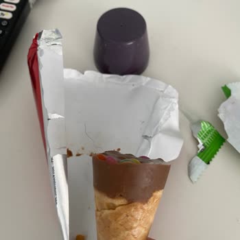 A101 Karamürsel Şubesinde Çikolata Paketi İçinde Saç Görüldü: Hijyen Şikayeti