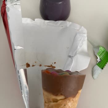 A101 Karamürsel Şubesinde Çikolata Paketi İçinde Saç Görüldü: Hijyen Şikayeti