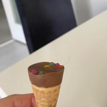 A101 Karamürsel Şubesinde Çikolata Paketi İçinde Saç Görüldü: Hijyen Şikayeti