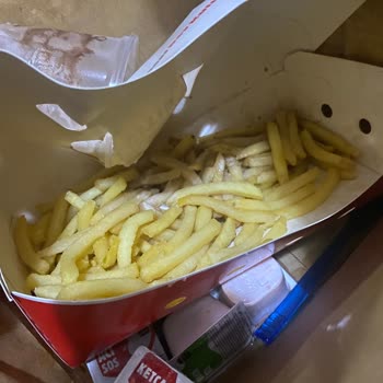 Yanlış Patates Ve Dondurmanın Kutunun İçine Dökülmesi İade Reddi