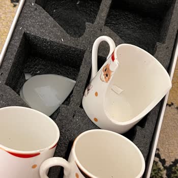 Aras Kargo’nun Dikkatsizliği Nedeniyle Kırık Fincan Takımı Teslim Edildi