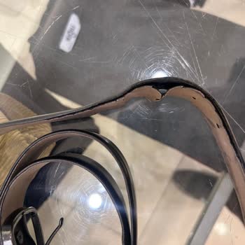 Pahalı Kemerin Hızlı Deformasyonu Ve Garanti Reddi