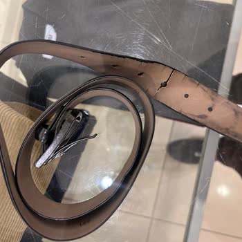 Pahalı Kemerin Hızlı Deformasyonu Ve Garanti Reddi