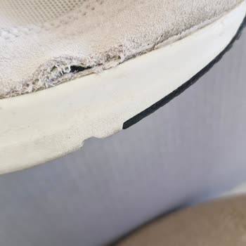 FLO’dan Alınan Skechers Ayakkabısı Az Kullanımda Tabanı Yırtıldı