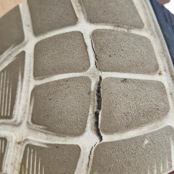 FLO’dan Alınan Skechers Ayakkabısı Az Kullanımda Tabanı Yırtıldı