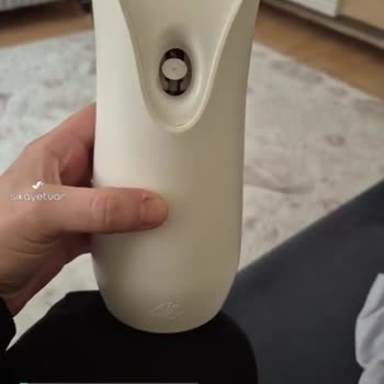 Air Wick Makinesinden Kırmızı Işık Yanıp Sönüyor
