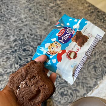 Kakaolu Torku Miniki Kekte Şekil Bozukluğu Ve Erimiş Görünüm