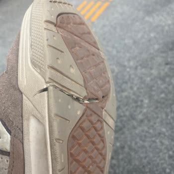 Vans Ayakkabısının 5 Ayda Kırılan Tabanı Ve Değişim Talebi