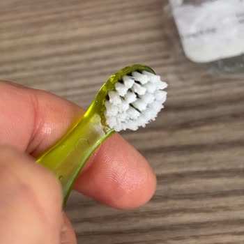 Bebek Diş Fırçalarında Tekrarlayan Siyahlaşma Ve Güven Endişesi