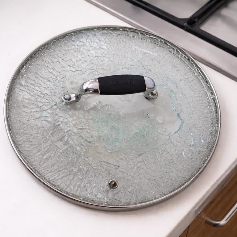 Korkmaz Çelik Tencere Setinde Güven Krizi Yaratıyor