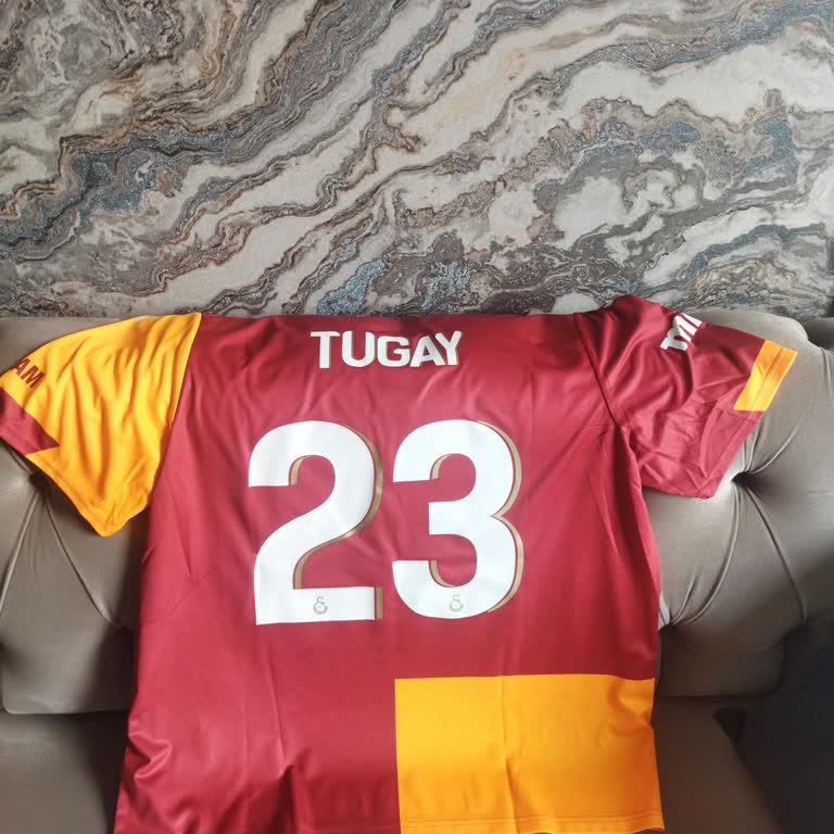 Kişiselleştirilmiş Forma Beden Hatası: Doğum Günü Sürprizi Bozuldu