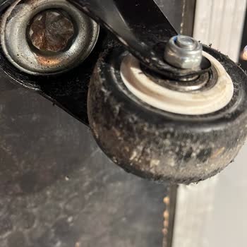 Sıfır İddialı Hazer Makinesi Kullanılmış Ve Deforme Şekilde Gönderildi, Acil İş İçin Risk Oluşturdu