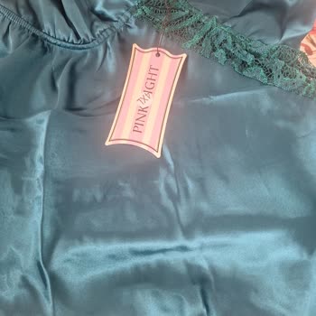 Gönderilen Ürün Resimdekiyle Uyuşmuyor Ve Satıcıya Ulaşılamıyor